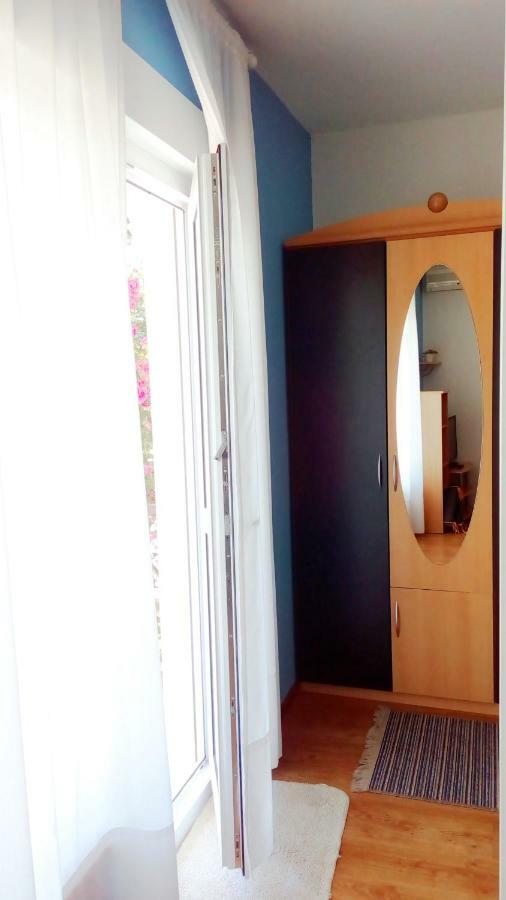 Apartmani Komunela ウマグ エクステリア 写真