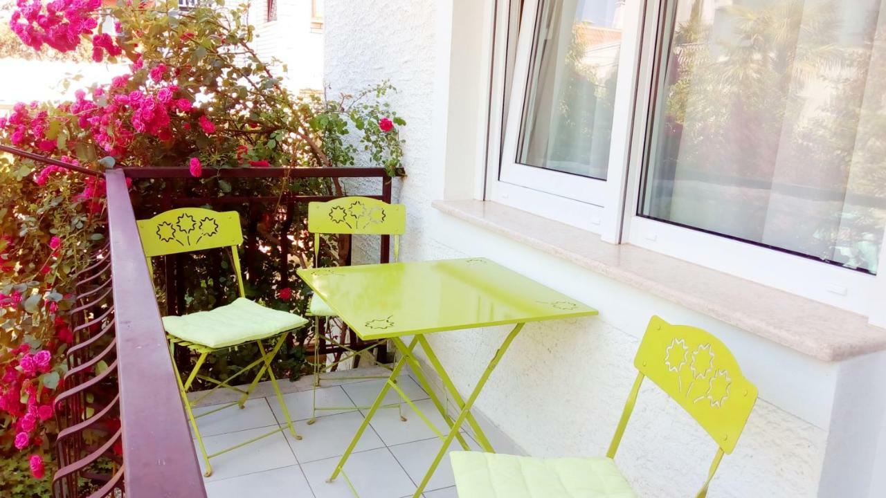 Apartmani Komunela ウマグ エクステリア 写真