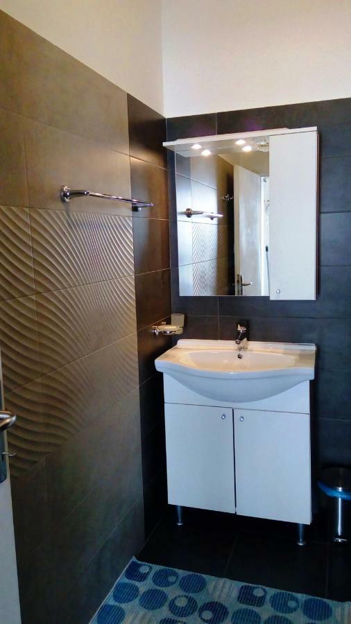 Apartmani Komunela ウマグ エクステリア 写真