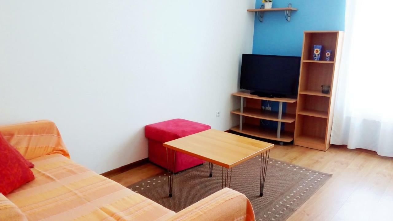 Apartmani Komunela ウマグ エクステリア 写真