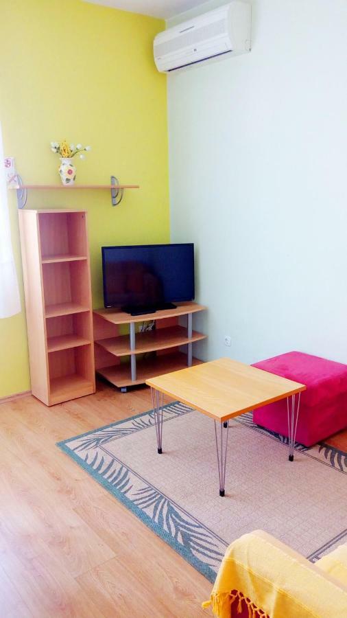 Apartmani Komunela ウマグ エクステリア 写真