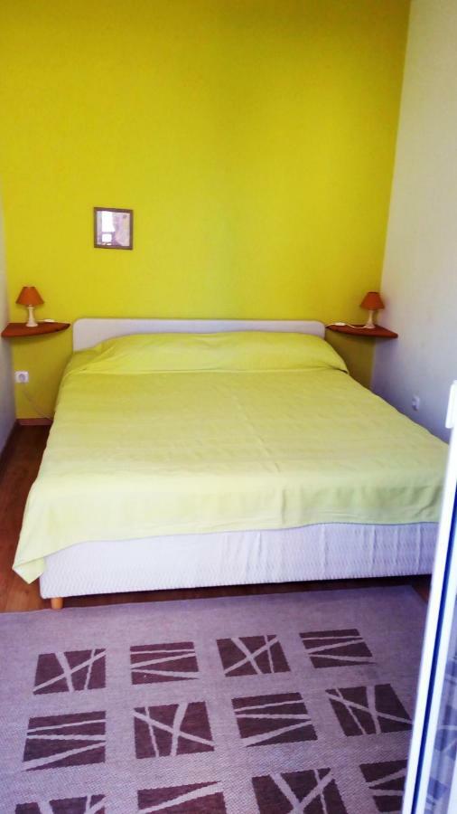 Apartmani Komunela ウマグ エクステリア 写真