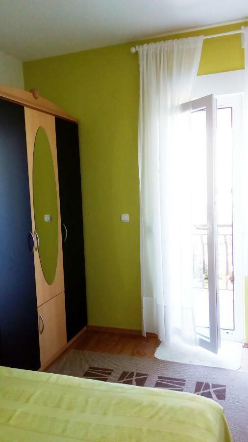 Apartmani Komunela ウマグ エクステリア 写真
