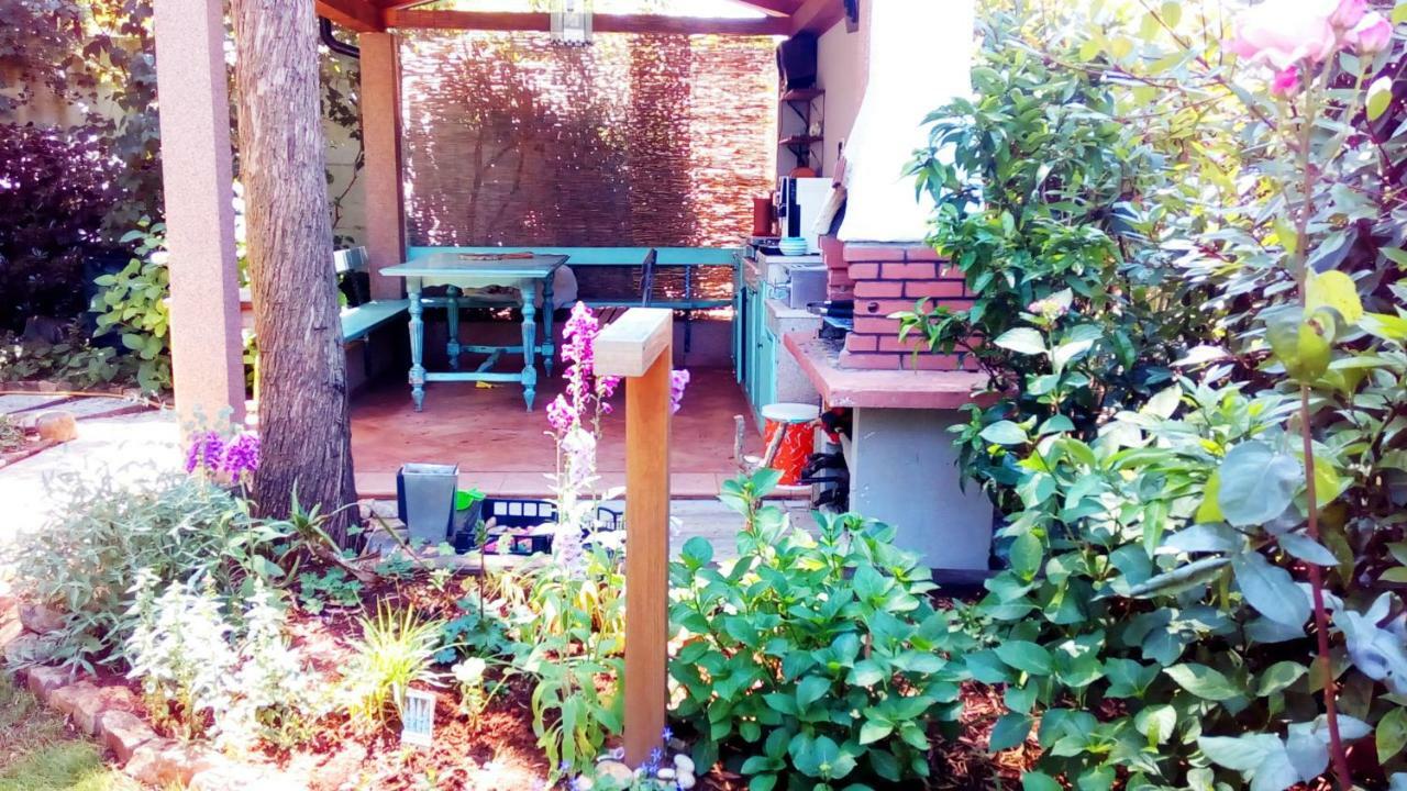 Apartmani Komunela ウマグ エクステリア 写真