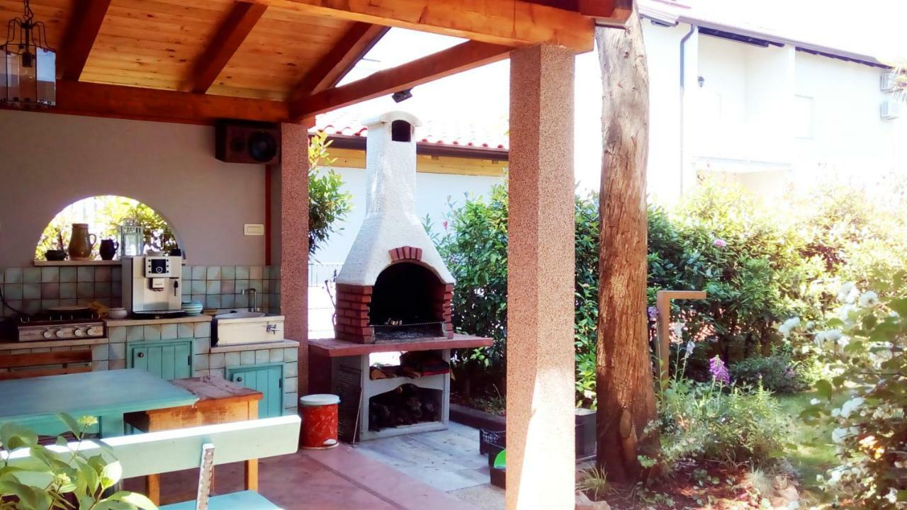Apartmani Komunela ウマグ エクステリア 写真