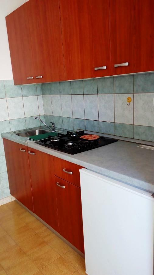 Apartmani Komunela ウマグ エクステリア 写真