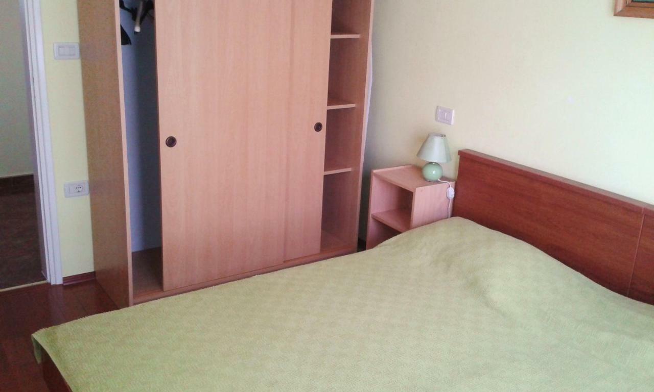 Apartmani Komunela ウマグ エクステリア 写真