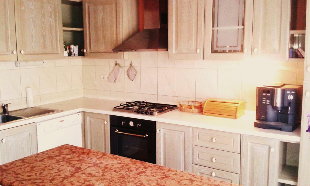 Apartmani Komunela ウマグ エクステリア 写真