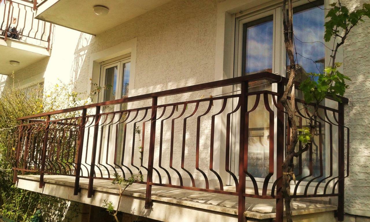 Apartmani Komunela ウマグ エクステリア 写真
