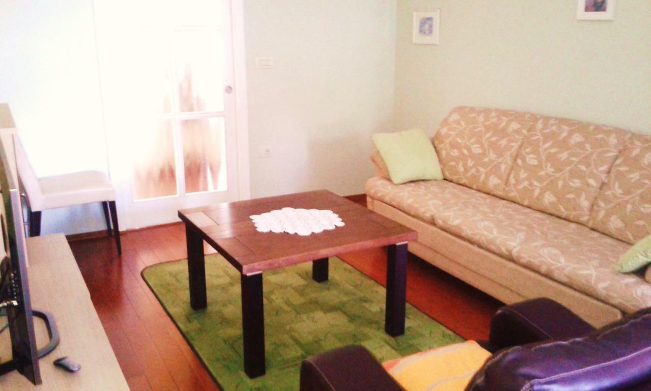 Apartmani Komunela ウマグ エクステリア 写真